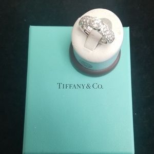 Tiffany & Co white gold and diamond ring